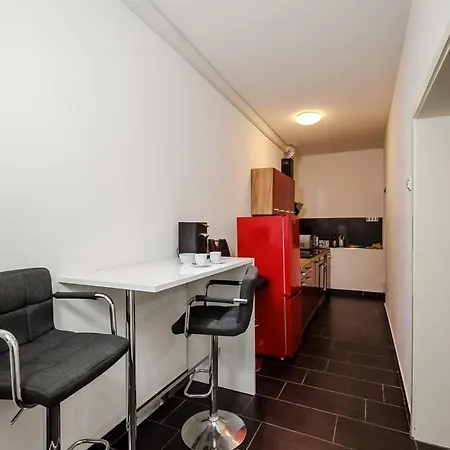 Apartman Komfortable 2-zimmer-ferienwohnung Mit Separatem Eingang Und Highspeed Wlan *