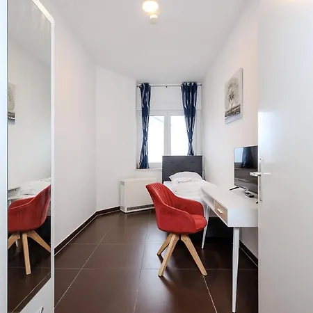 Komfortable 2-zimmer-ferienwohnung Mit Separatem Eingang Und Highspeed Wlan بادربورن