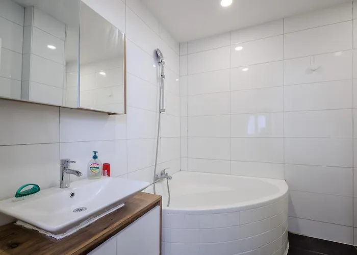 Komfortable 2-zimmer-ferienwohnung Mit Separatem Eingang Und Highspeed Wlan Lejlighed